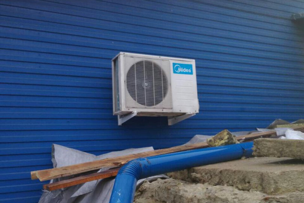 Кейс по монтажу кондиционера Midea в офисе